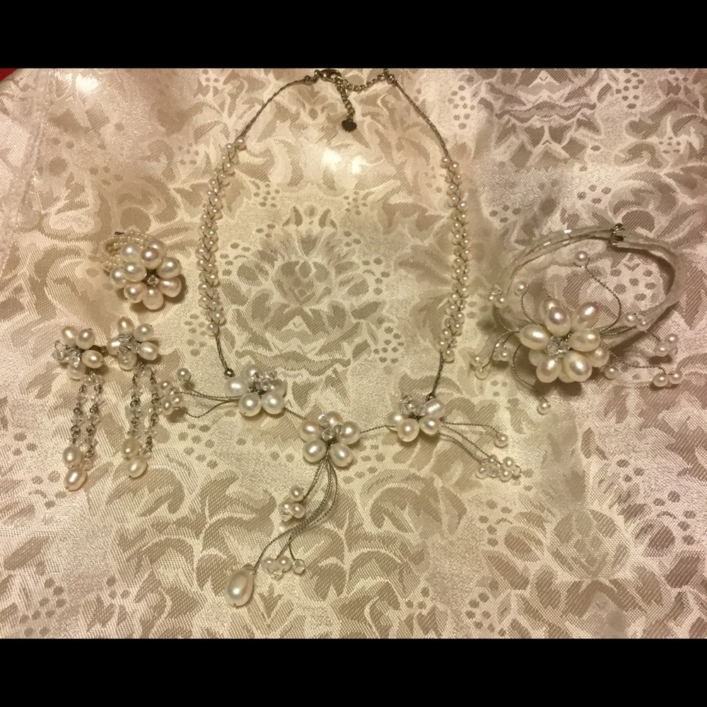 Beautiful Bridal Pearl Flower & Crystal Jewelry